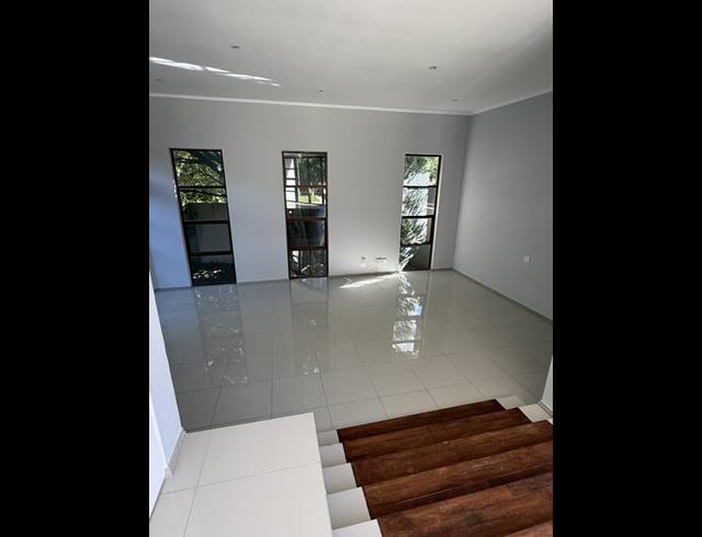 3 BEDROOM HOUSE FOR SALE IN BRYANSTON